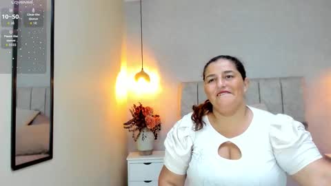 Snapshot of zara_milf_ chatting on 02/06/26, 12:30 zara online show from 02/06/26, 12:30