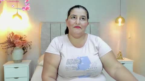 Snapshot of zara_milf_ chatting on 03/02/26, 12:23 zara online show from 03/02/26, 12:23