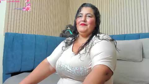 Snapshot of zara_milf_ chatting on 07/09/26, 12:09 zara online show from 07/09/26, 12:09
