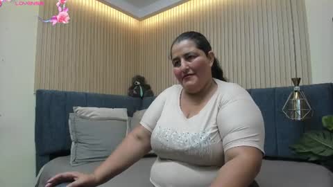 Snapshot of zara_milf_ chatting on 07/21/26, 12:29 zara online show from 07/21/26, 12:29