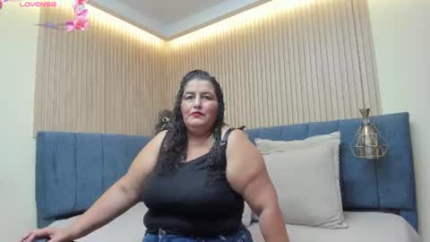 Snapshot of zara_milf_ chatting on 07/24/26, 12:14 zara online show from 07/24/26, 12:14