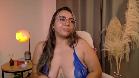 Snapshot of zara_nova chatting on 05/16/26, 12:07 Zara Nova online show from 05/16/26, 12:07
