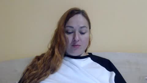 Snapshot of zara_red chatting on 07/10/26, 12:41 Kate. if im not here im here foxy red333 online show from 07/10/26, 12:41