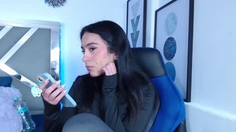 zaradames_ online show from 01/11/25, 04:27