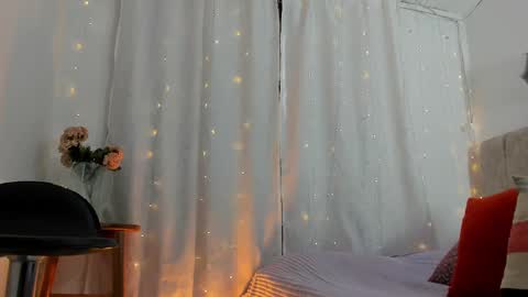 Zara . online show from 02/21/25, 12:06