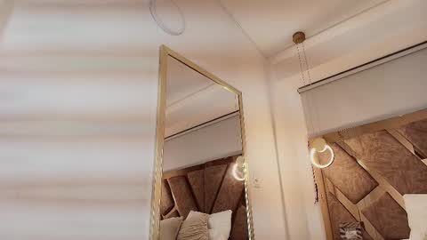 Zarah Andrews online show from 09/15/25, 12:16