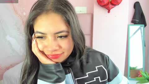 Zarah  online show from 11/30/25, 05:39