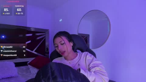 Snapshot of zaralim chatting on 01/22/25, 03:07 Zara Lim online show from 01/22/25, 03:07