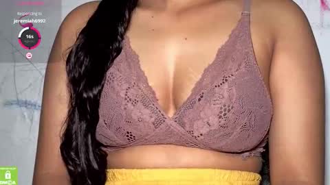 Snapshot of zararaina chatting on 03/09/26, 11:25 zararaina online show from 03/09/26, 11:25