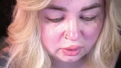 Lola online show from 04/20/26, 08:43