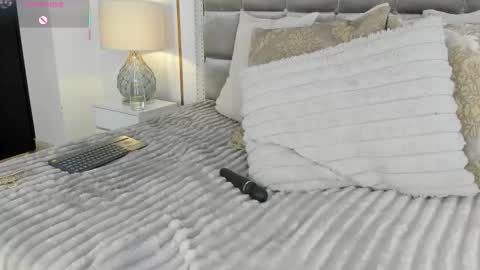 Zara Vesari online show from 03/06/26, 06:59