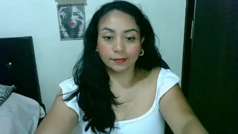 Snapshot of zaray_45bella chatting on 05/08/26, 08:58 zaray online show from 05/08/26, 08:58