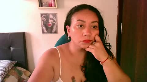 Snapshot of zaray_45bella chatting on 05/18/26, 06:03 zaray online show from 05/18/26, 06:03