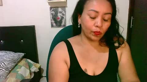 Snapshot of zaray_45bella chatting on 05/19/26, 09:43 zaray online show from 05/19/26, 09:43