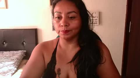 Snapshot of zaray_45bella chatting on 05/24/26, 01:49 zaray online show from 05/24/26, 01:49