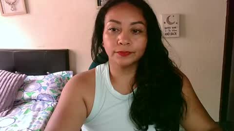 Snapshot of zaray_45bella chatting on 06/08/26, 08:09 zaray online show from 06/08/26, 08:09