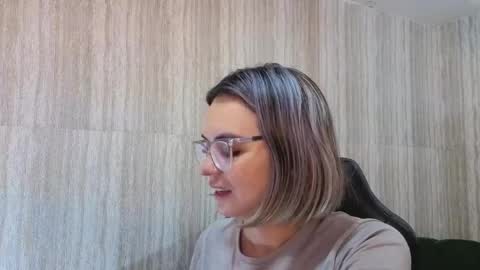 Isabella online show from 05/14/26, 01:18