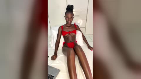 zaria_amara online show from 05/25/26, 09:32