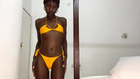 Snapshot of zaria_amara chatting on 06/21/26, 06:54 zaria_amara online show from 06/21/26, 06:54
