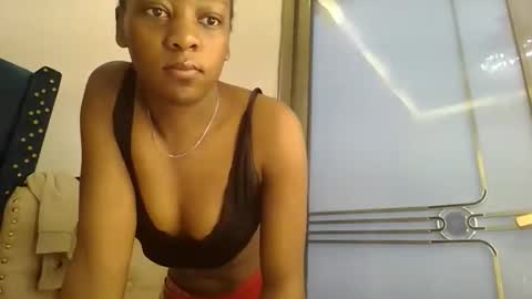 Snapshot of zariah011 chatting on 02/28/26, 07:04 zariah online show from 02/28/26, 07:04