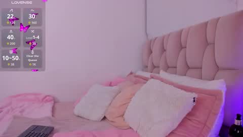 Zariana online show from 02/25/26, 12:42