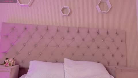 Snapshot of zarinawynne chatting on 07/18/26, 12:31 Zarina Waynne online show from 07/18/26, 12:31