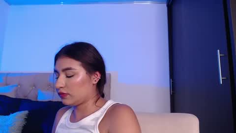 Snapshot of zayda23_ chatting on 07/08/26, 01:54 zayda online show from 07/08/26, 01:54