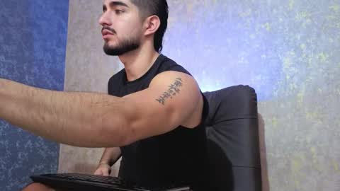 Snapshot of zayn_maximoff chatting on 01/17/26, 11:59 ZAYN MAXIMOFF online show from 01/17/26, 11:59