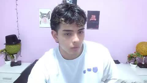 Snapshot of zayne_lyon chatting on 07/25/26, 11:41 zayne lyon online show from 07/25/26, 11:41