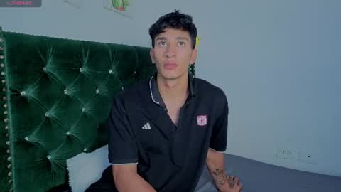 Snapshot of zaynmoretti chatting on 06/24/26, 07:35 zaynmoretti online show from 06/24/26, 07:35
