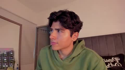 Snapshot of zayotto chatting on 12/02/25, 04:51 Hii im Zay. I save money for education. PVT Open. online show from 12/02/25, 04:51