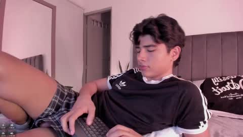 Hii im Zay.                 I save money for education. PVT Open. online show from 01/09/26, 05:43