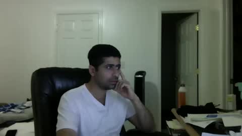 Snapshot of zee20241 chatting on 12/30/24, 04:09 zee20241 online show from 12/30/24, 04:09