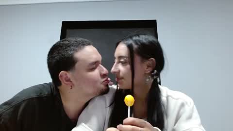 Zelda And Kuro online show from 11/16/25, 05:13