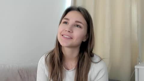 Emilia online show from 09/18/25, 01:40