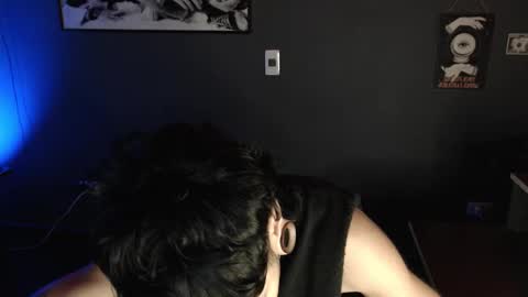 Snapshot of zeldrissss chatting on 11/25/25, 02:06 Zeldris online show from 11/25/25, 02:06