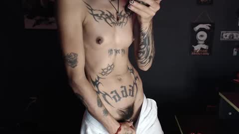 Snapshot of zeldrissss chatting on 11/29/25, 06:11 Zeldris online show from 11/29/25, 06:11