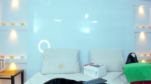 Zenda Evans online show from 02/06/25, 03:37