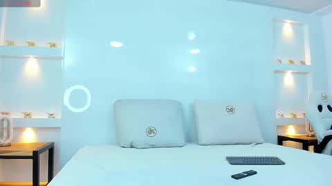 Zenda Evans online show from 02/14/25, 04:04