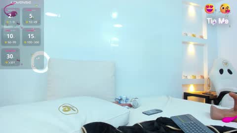 Zenda Evans online show from 02/20/25, 09:44