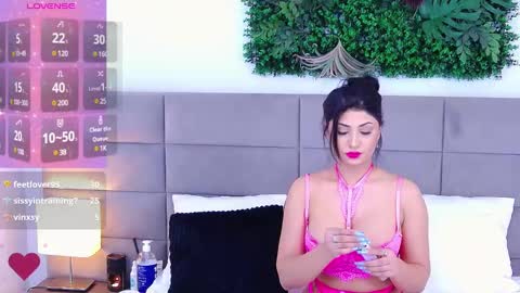 Snapshot of zendayaclark chatting on 12/08/24, 07:15 Zendaya online show from 12/08/24, 07:15