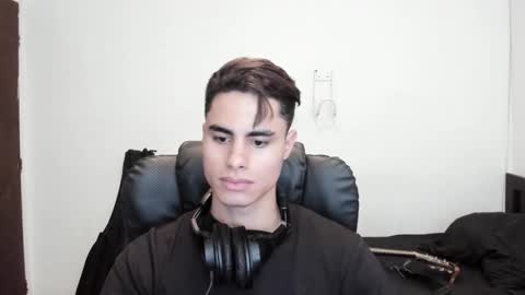 zenzhu online show from 12/18/25, 11:11