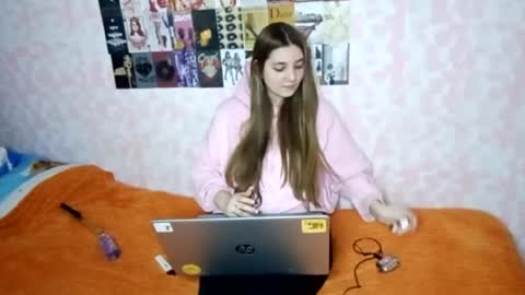 zeniabrossoit online show from 04/09/26, 12:43