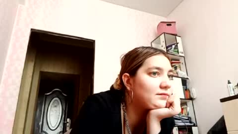 zeniabrossoit online show from 04/22/26, 08:28