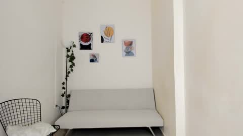 Snapshot of zenith_glow chatting on 01/19/26, 02:59 Zenith online show from 01/19/26, 02:59