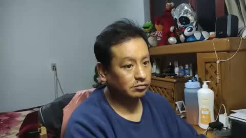 Snapshot of zenonsex chatting on 04/21/26, 02:26 zenonsex online show from 04/21/26, 02:26