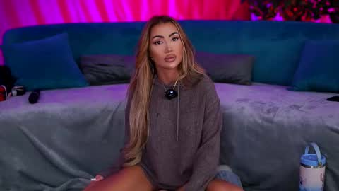 Snapshot of zenydaxbelle chatting on 10/04/25, 11:41 Zenyda online show from 10/04/25, 11:41