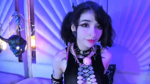    online show from 02/11/25, 07:48