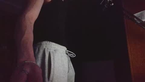 Snapshot of zeroreaction chatting on 03/31/26, 06:52 zeroreaction online show from 03/31/26, 06:52