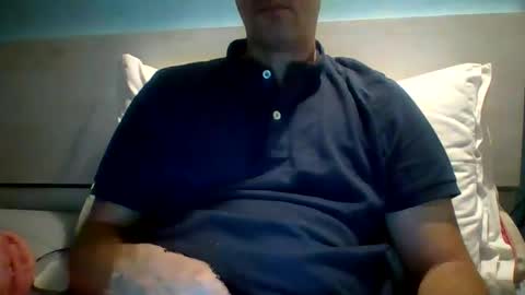 Snapshot of zeus00811 chatting on 10/16/25, 04:46 zeus online show from 10/16/25, 04:46